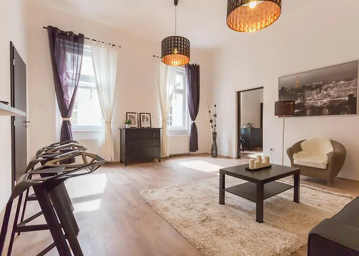 Luxury Apartment by Hi5-Városház Suite